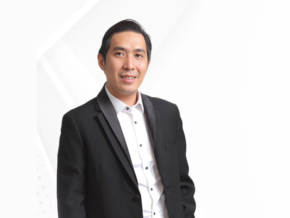 Dr. Eddy Yansen